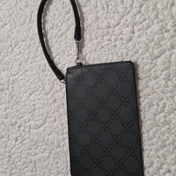 NINE WEST WRISTLET - Picture 2 of 3